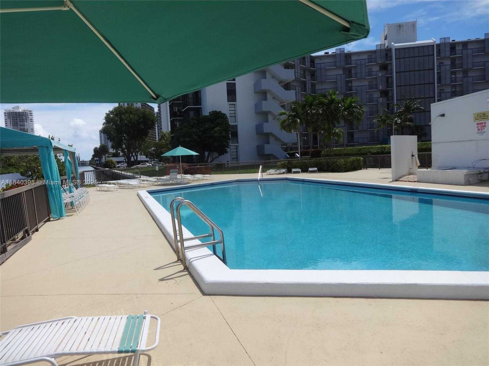 Small Image of 3475 NORTH COUNTRY CLUB DR #814, Aventura Number 27