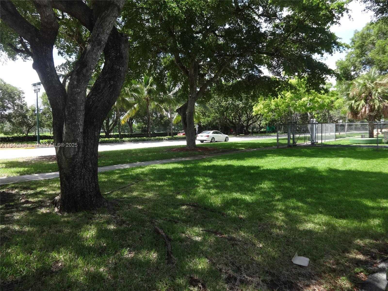 Small Image of 3475 NORTH COUNTRY CLUB DR #814, Aventura Number 33