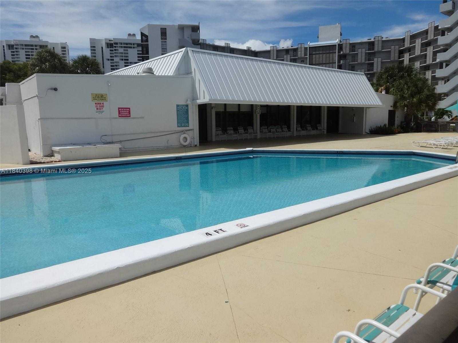 Small Image of 3475 NORTH COUNTRY CLUB DR #814, Aventura Number 5