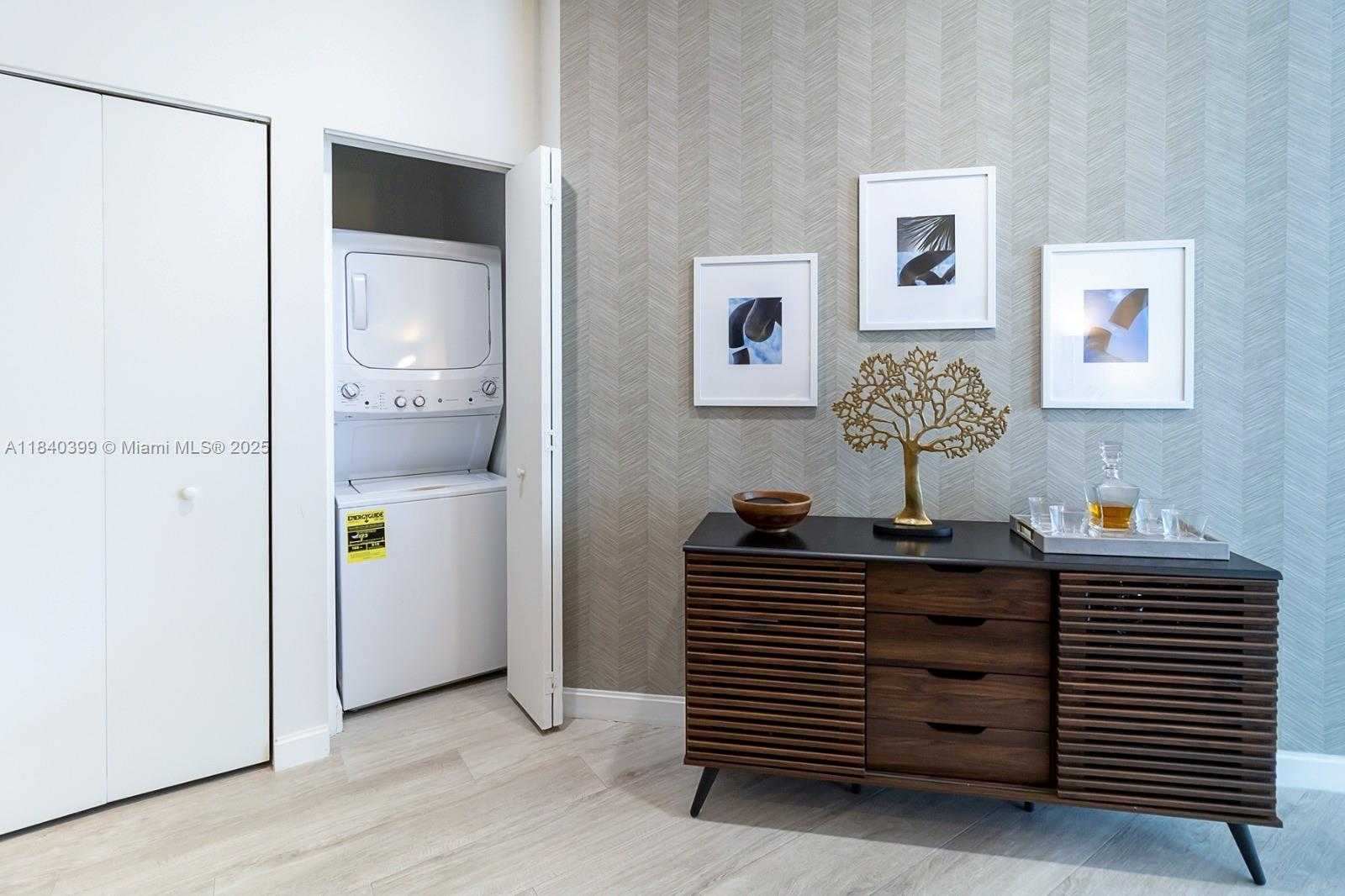 Small Image of 45 SOUTH WEST 9TH ST #4501, Miami Number 10