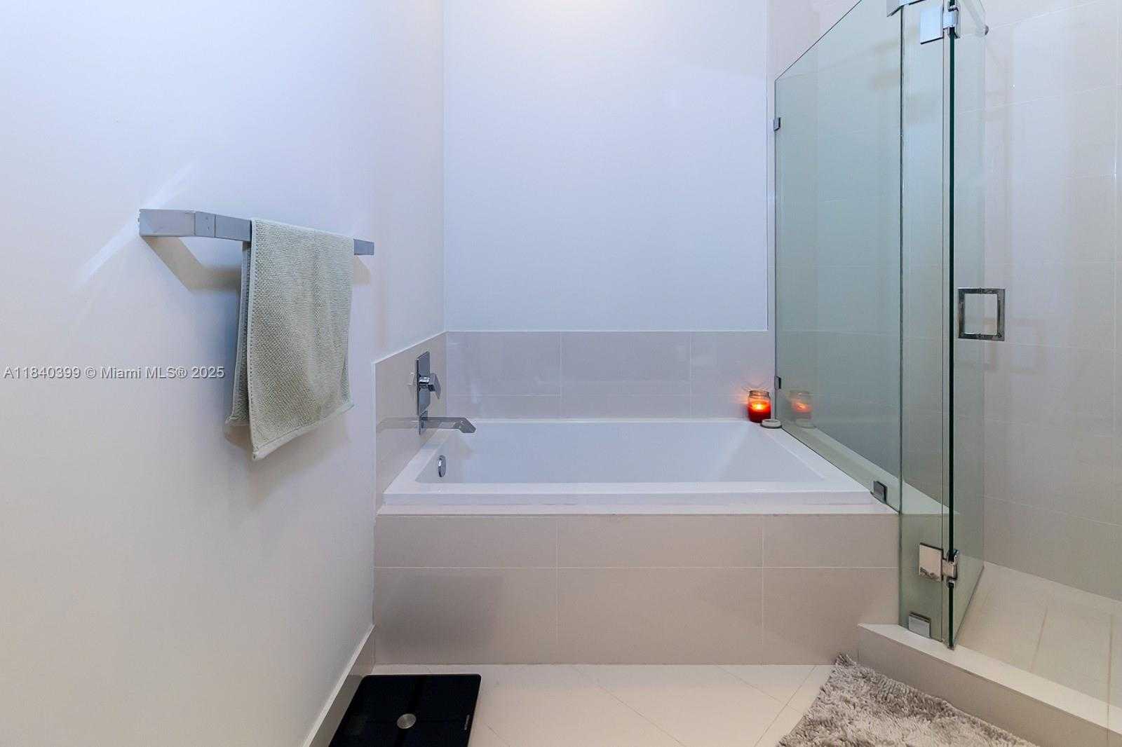 Small Image of 45 SOUTH WEST 9TH ST #4501, Miami Number 22