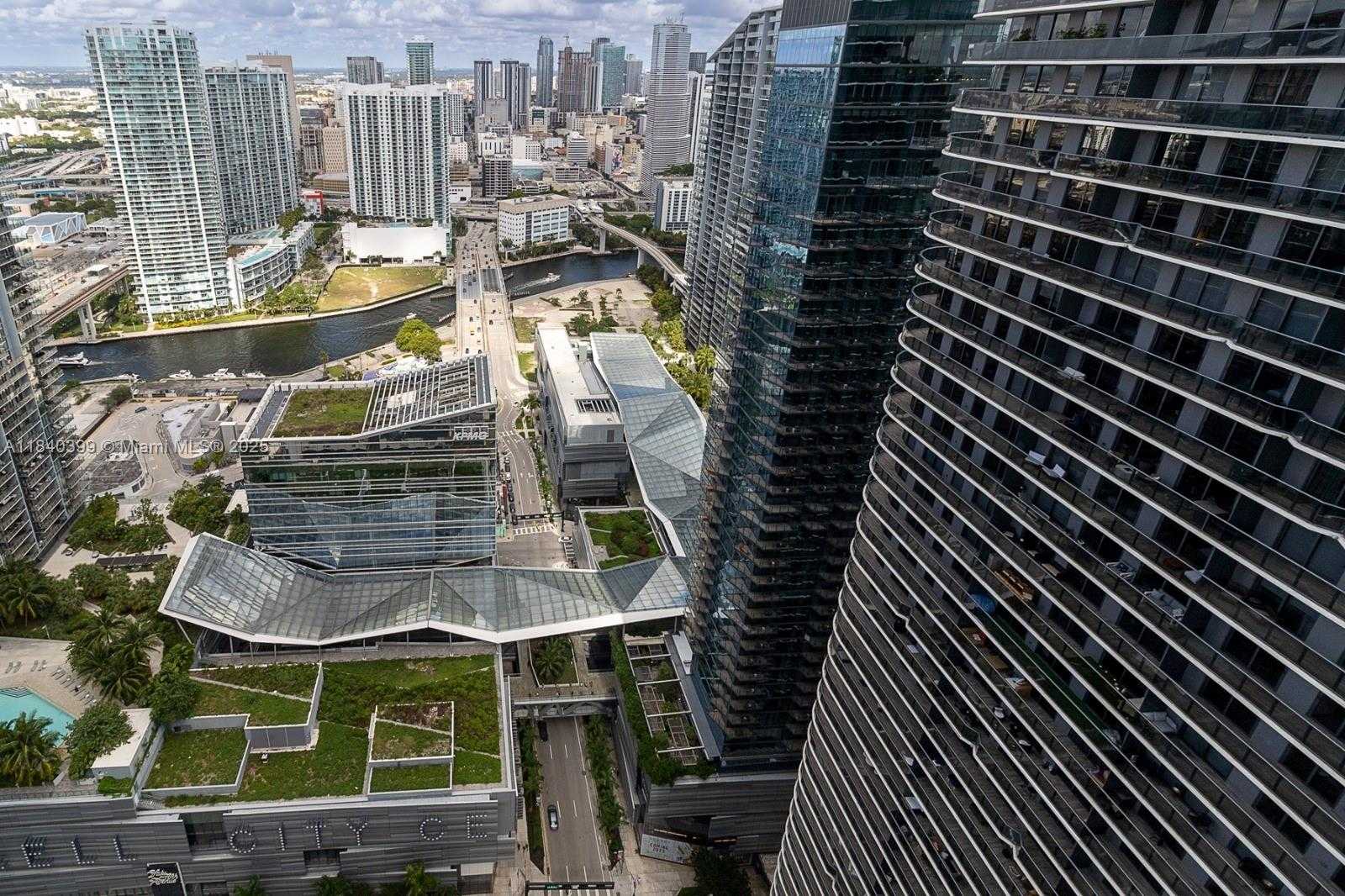 Small Image of 45 SOUTH WEST 9TH ST #4501, Miami Number 27