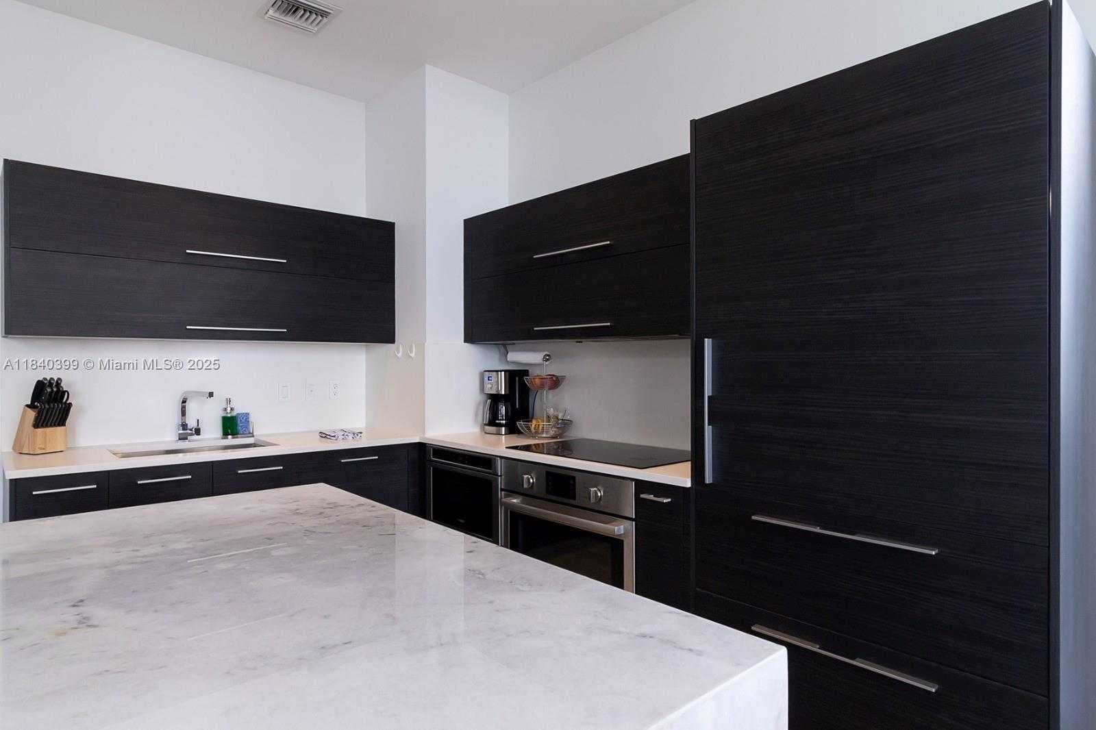Small Image of 45 SOUTH WEST 9TH ST #4501, Miami Number 4