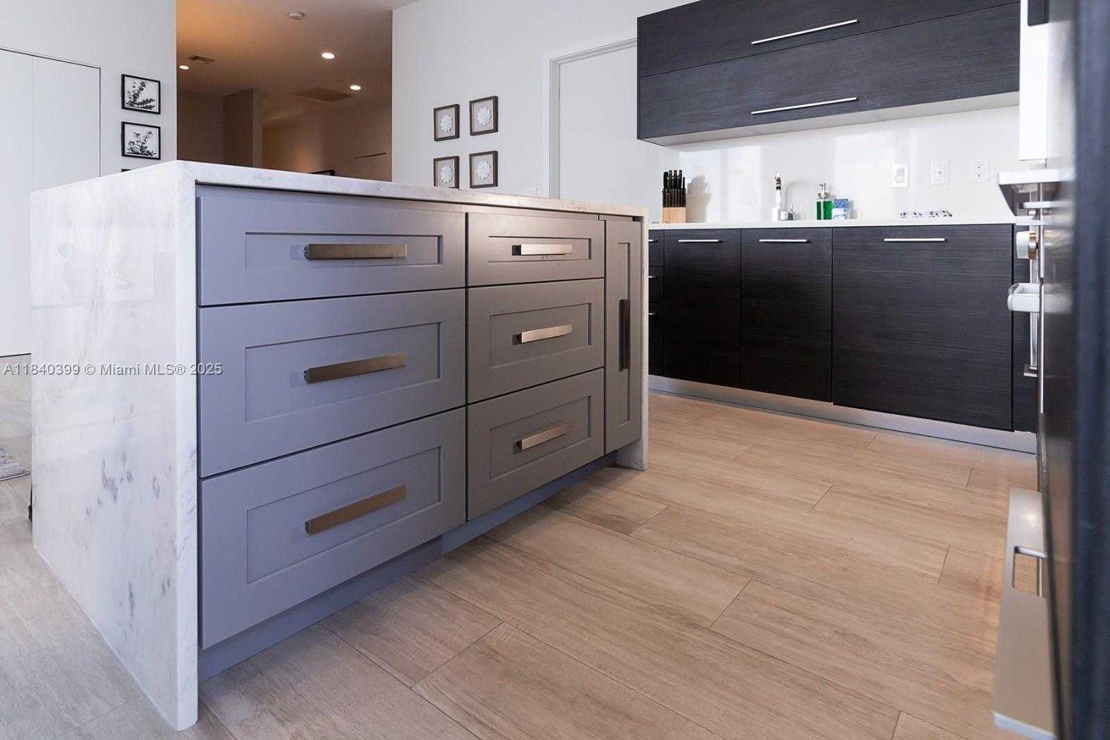 Small Image of 45 SOUTH WEST 9TH ST #4501, Miami Number 6