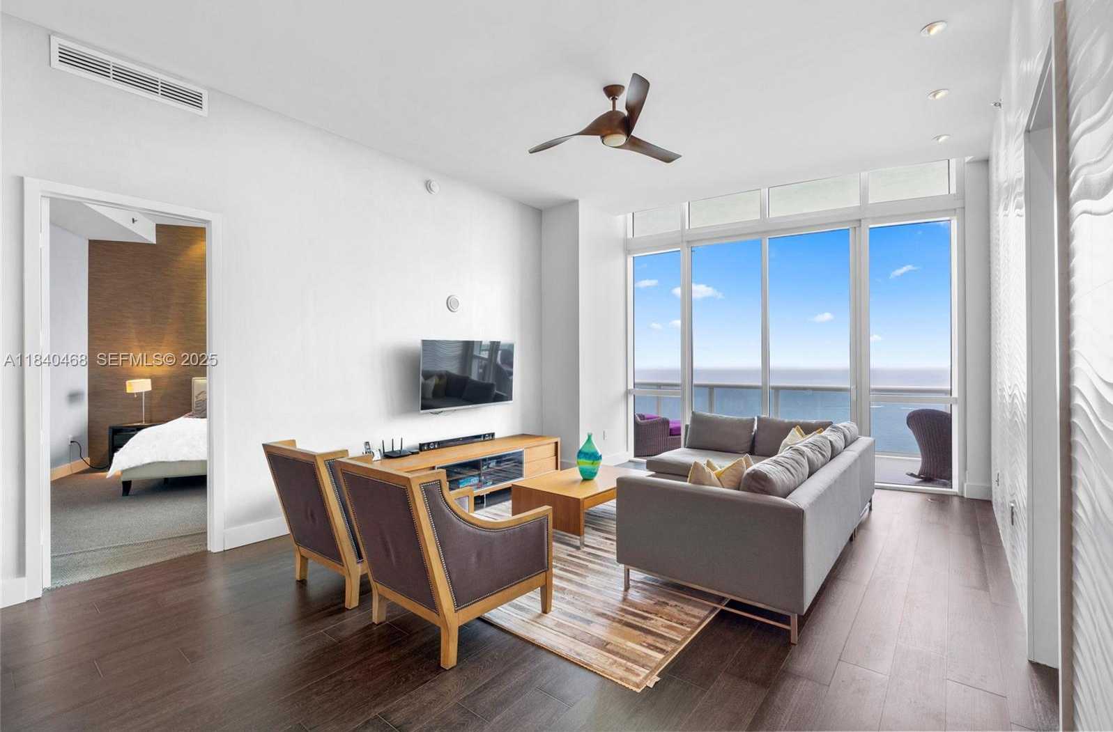 Imagen de Pequeño Objeto