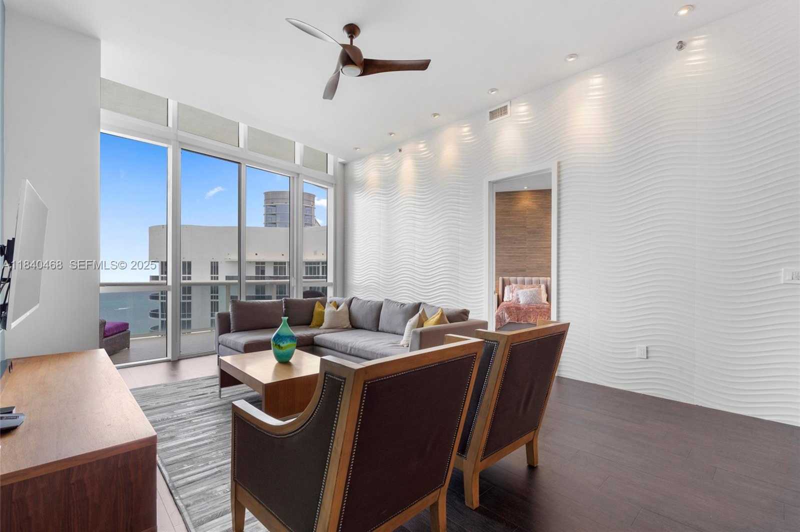 Imagen de Pequeño Objeto