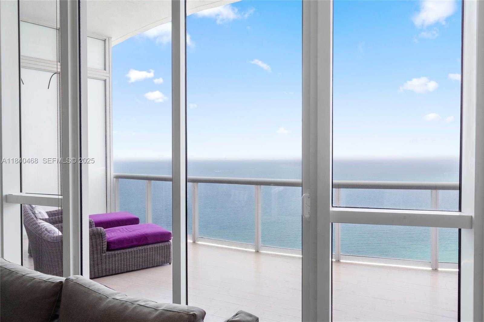 Imagen de Pequeño Objeto