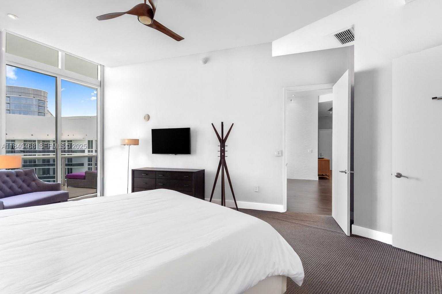 Imagen de Pequeño Objeto