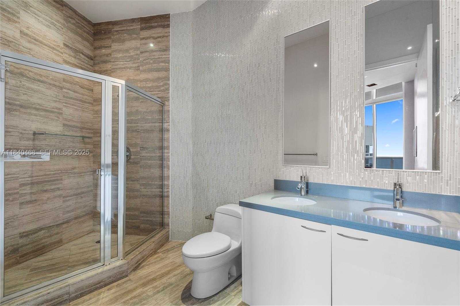 Imagen de Pequeño Objeto