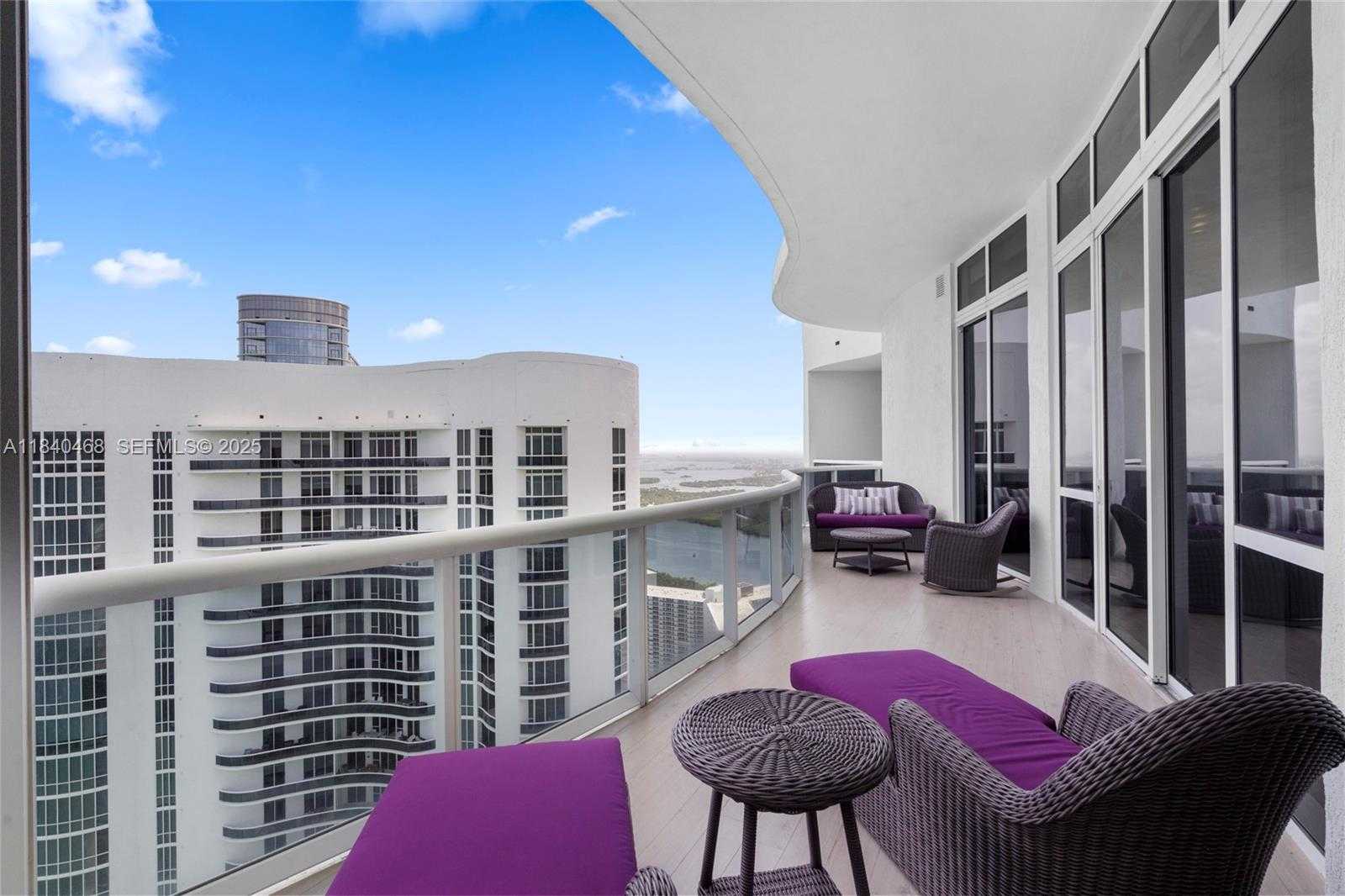 Imagen de Pequeño Objeto