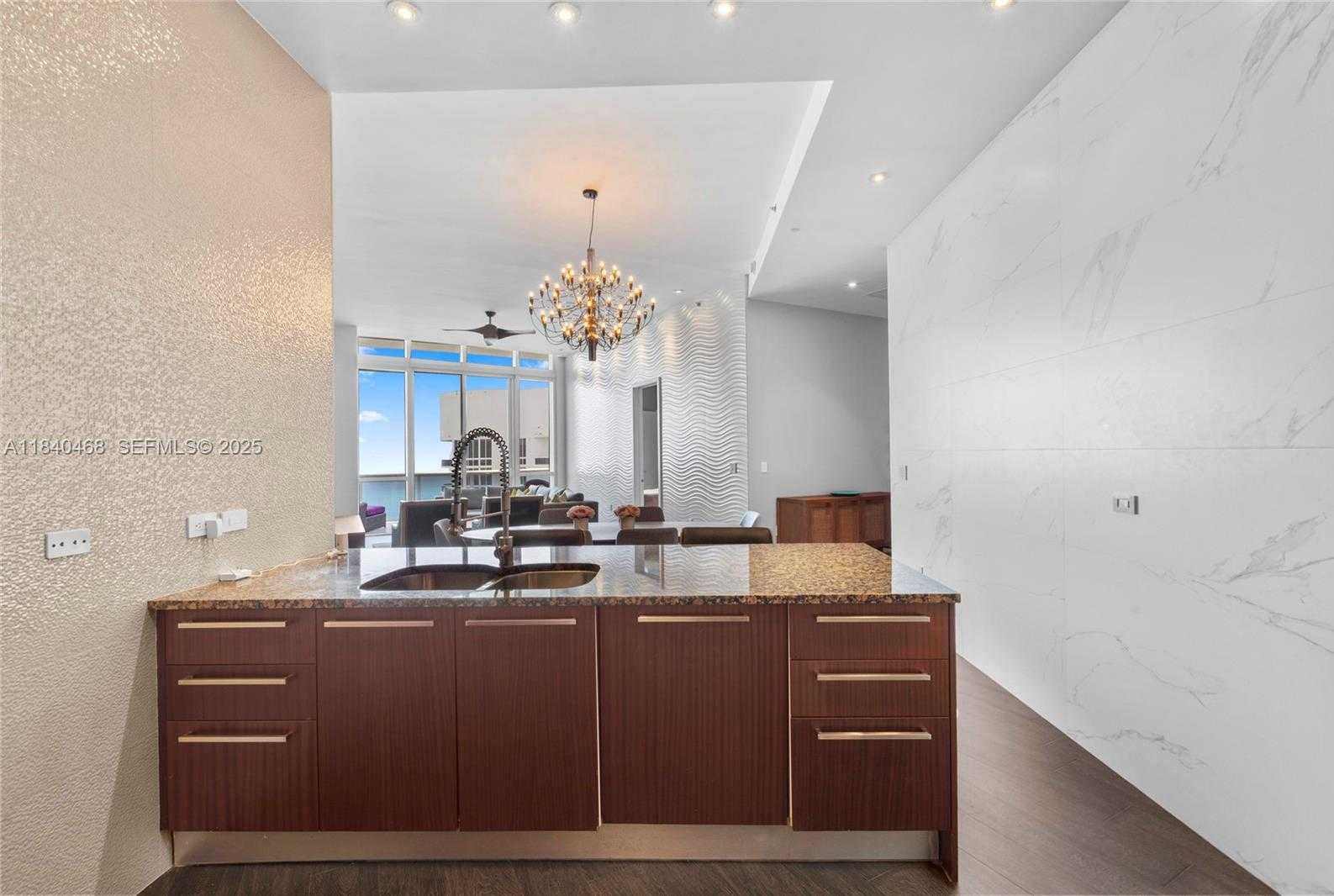 Imagen de Pequeño Objeto