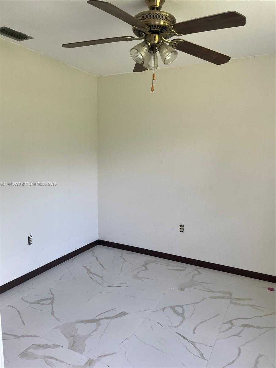 Small Image of Miami Number 4
