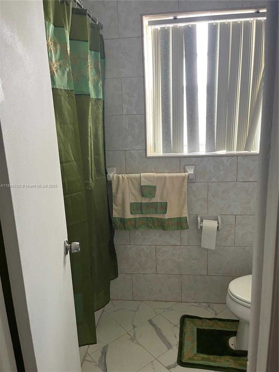 Small Image of Miami Number 5