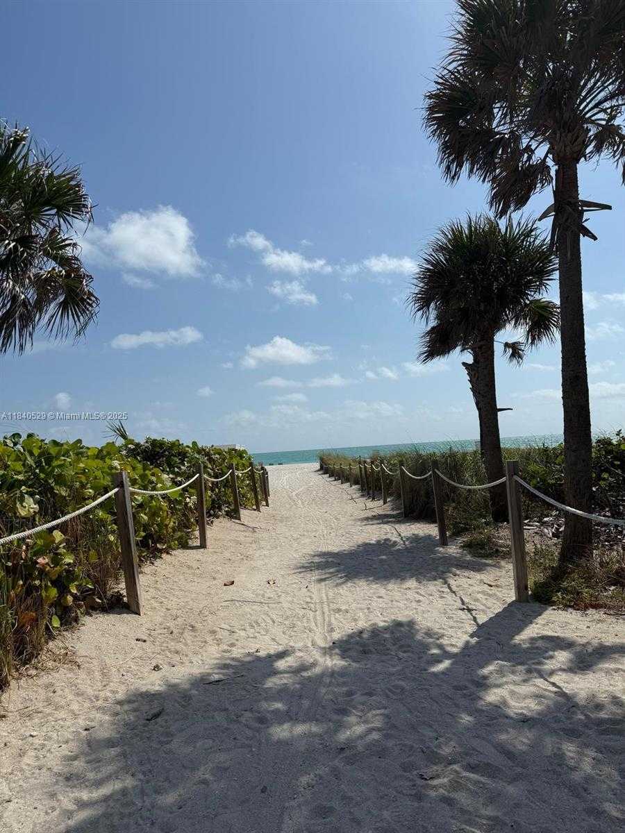 Small Image of 5900 COLLINS AVE #1406, Miami Beach Number 11