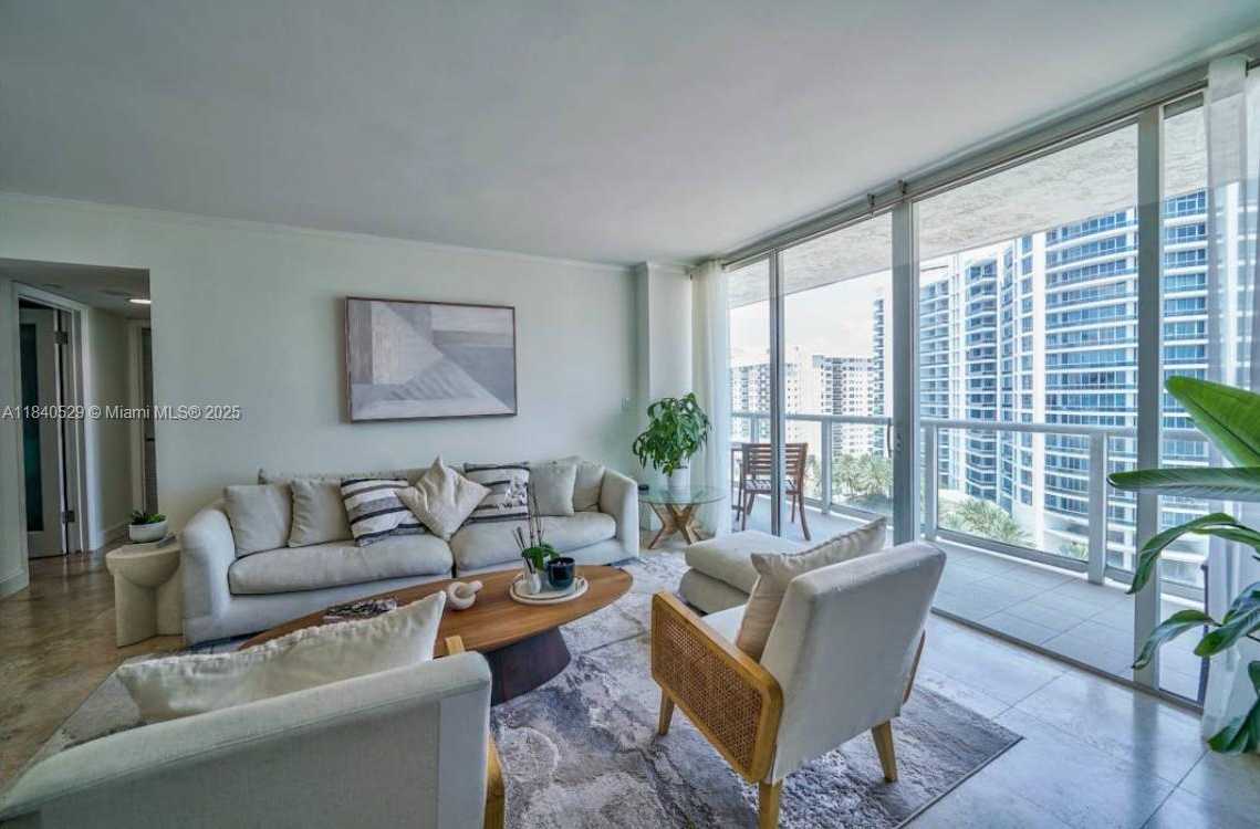 Small Image of 5900 COLLINS AVE #1406, Miami Beach Number 3
