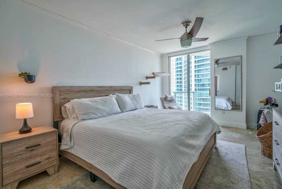 Small Image of 5900 COLLINS AVE #1406, Miami Beach Number 5