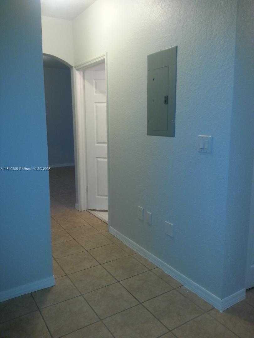 Small Image of 5630 NORTH WEST 114TH PATH #106, Doral Number 13
