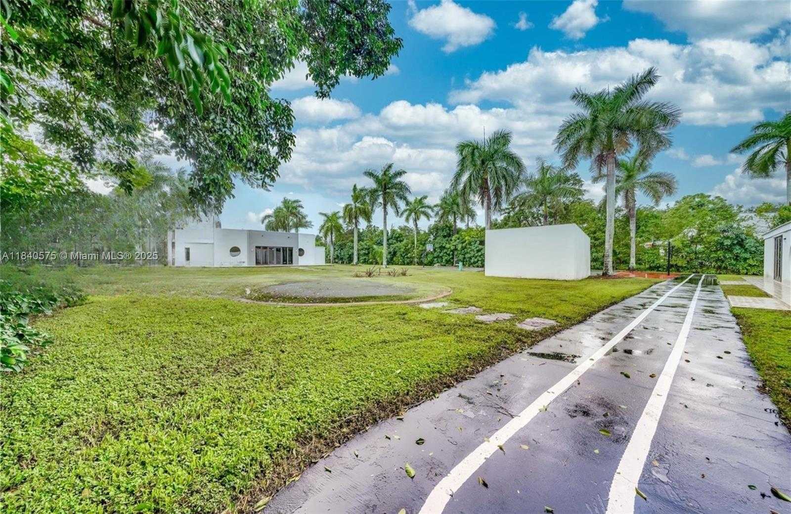 Small Image of 14401 SUNSET LN, Southwest Ranches Number 18