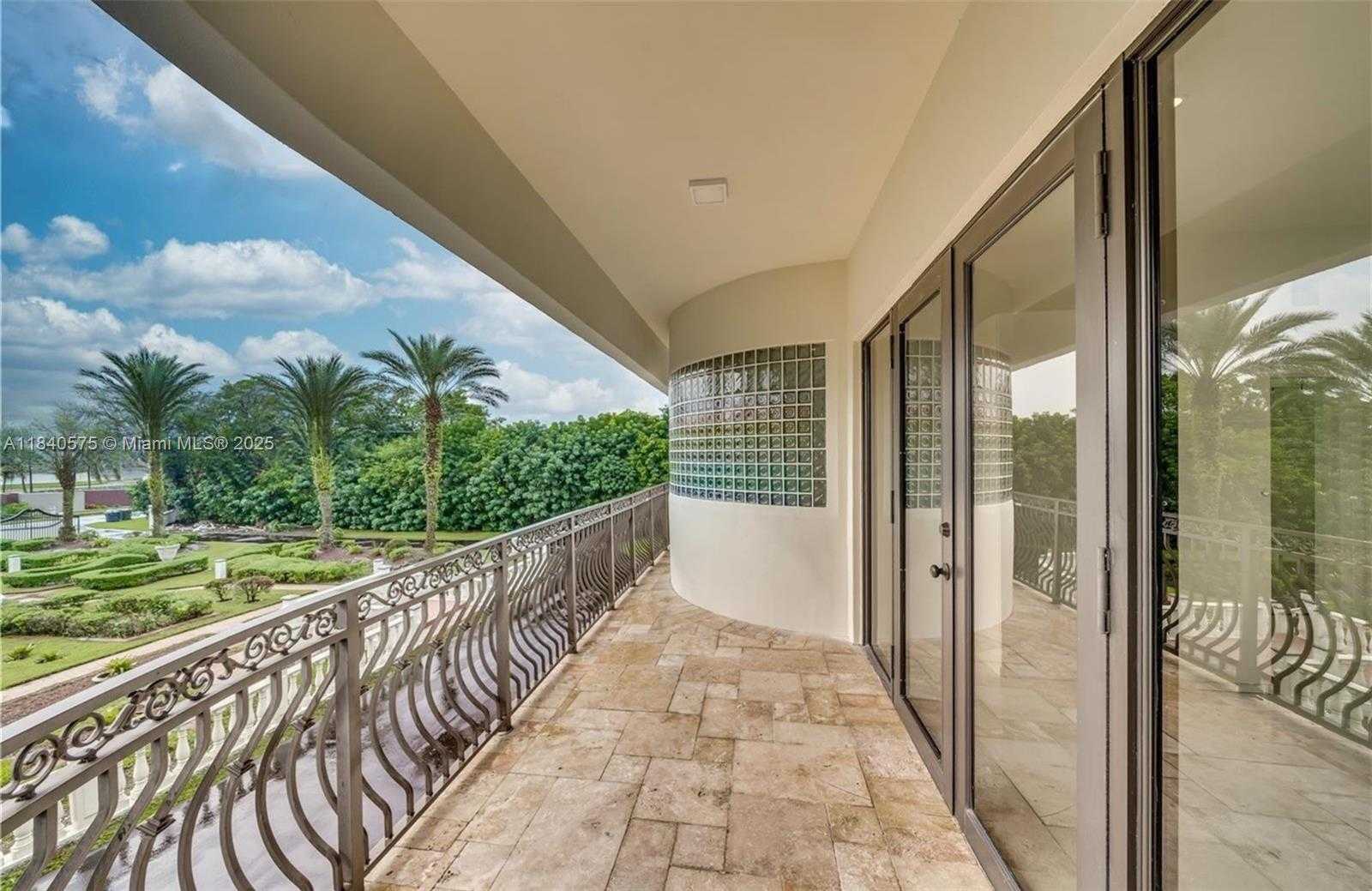 Small Image of 14401 SUNSET LN, Southwest Ranches Number 4