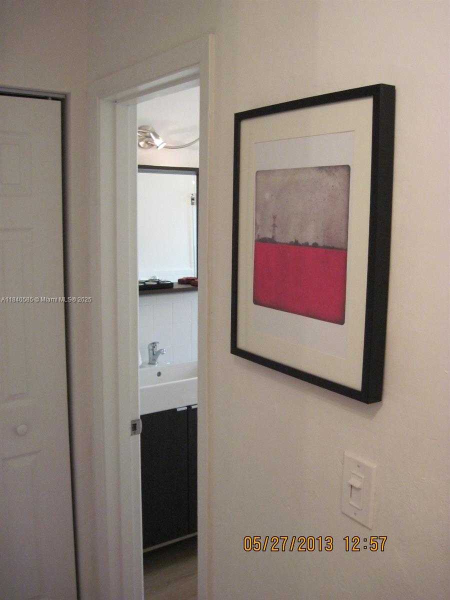 Small Image of Miami Beach Number 13