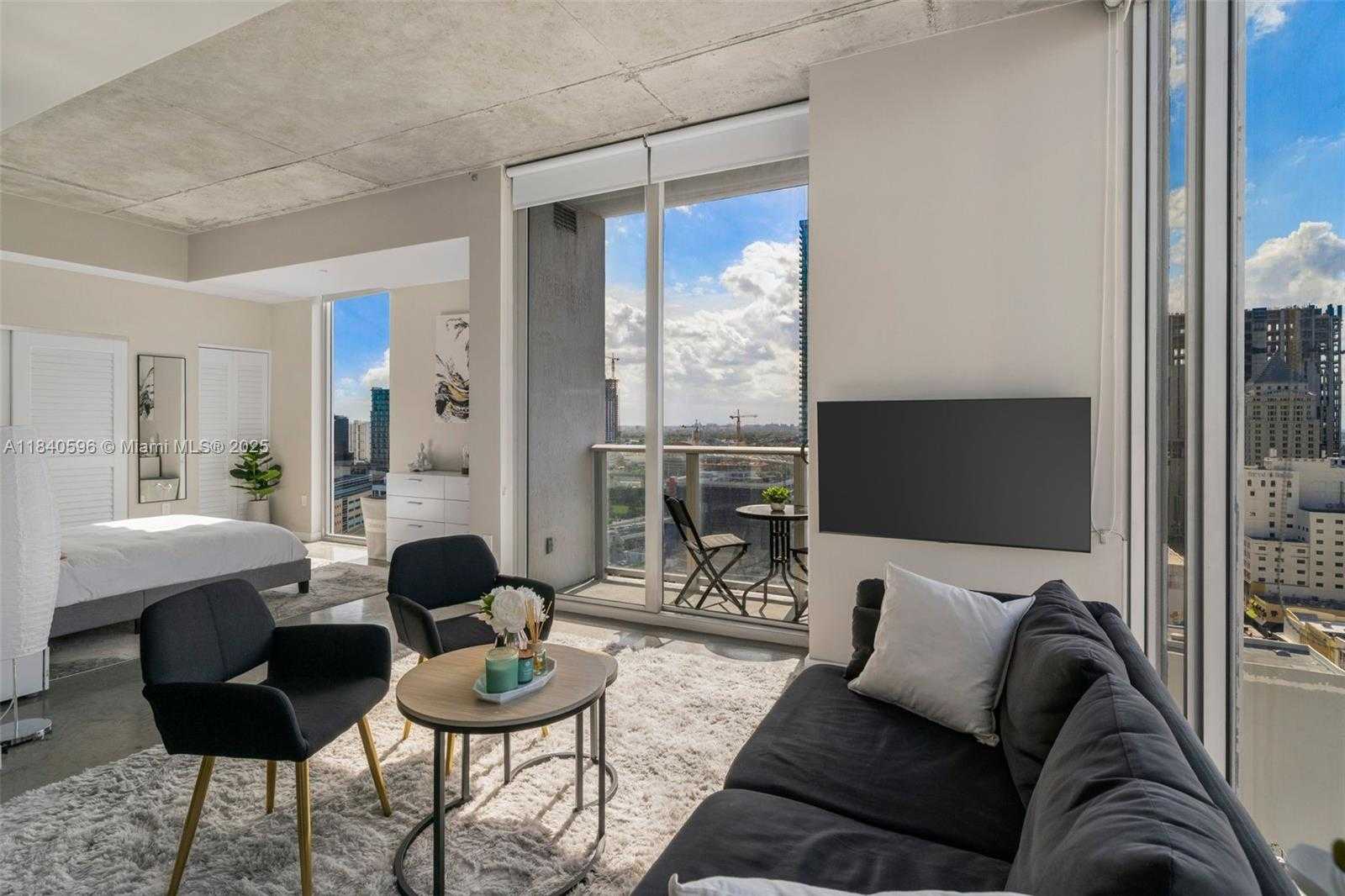 Small Image of 151 SOUTH EAST 1ST ST #2110, Miami Number 3
