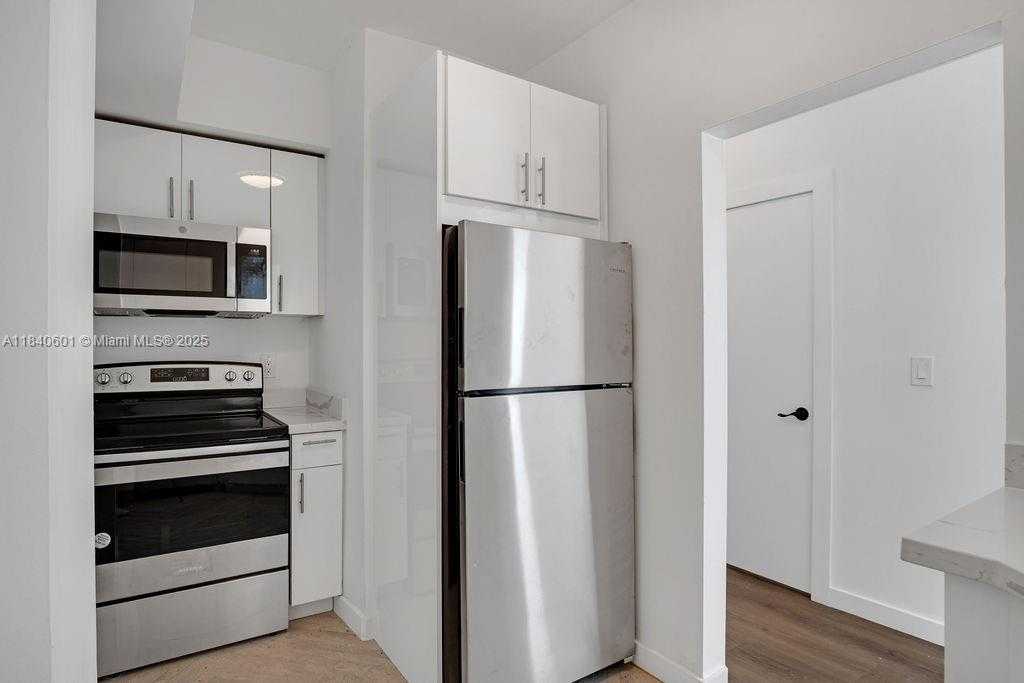 Small Image of 747 MICHIGAN AVE #204, Miami Beach Number 11