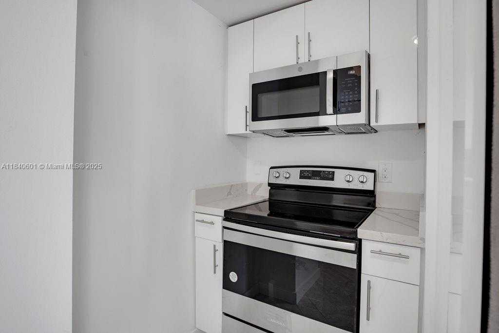Small Image of 747 MICHIGAN AVE #204, Miami Beach Number 12