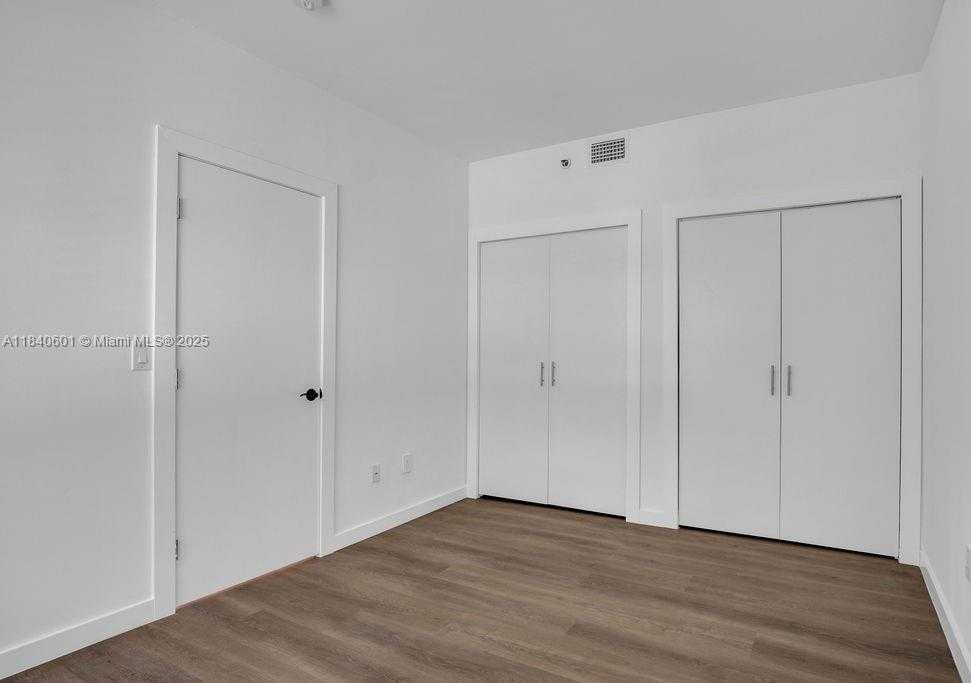 Small Image of 747 MICHIGAN AVE #204, Miami Beach Number 18