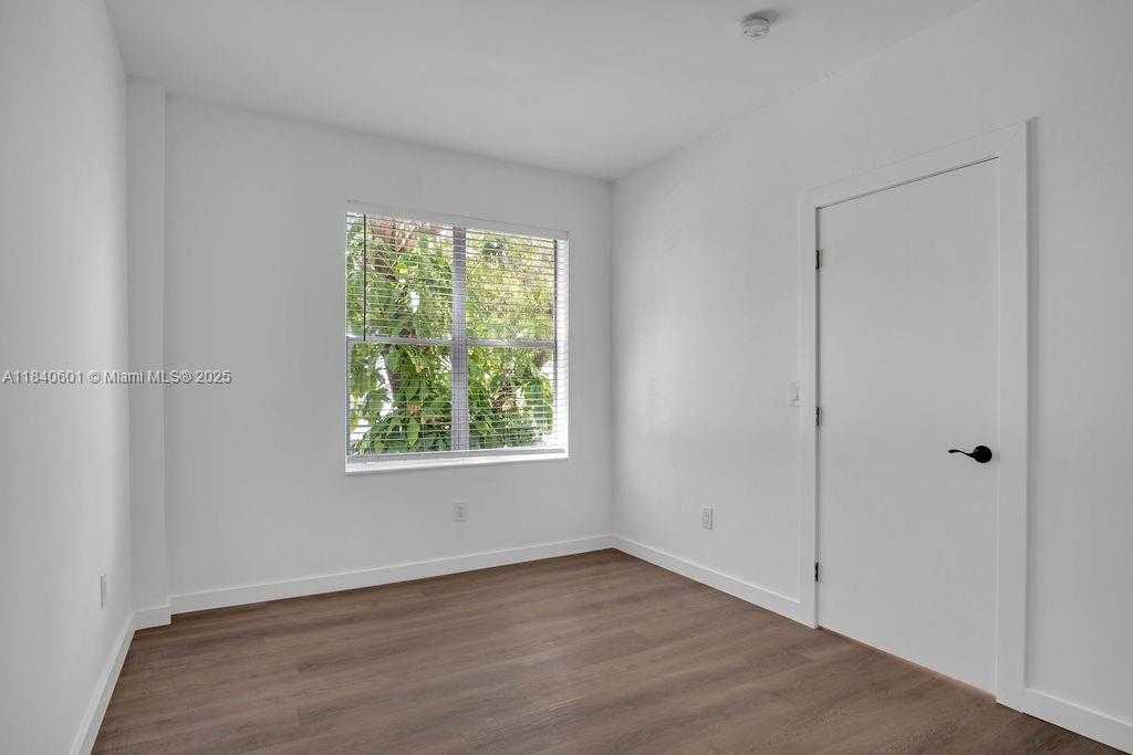 Small Image of 747 MICHIGAN AVE #204, Miami Beach Number 19
