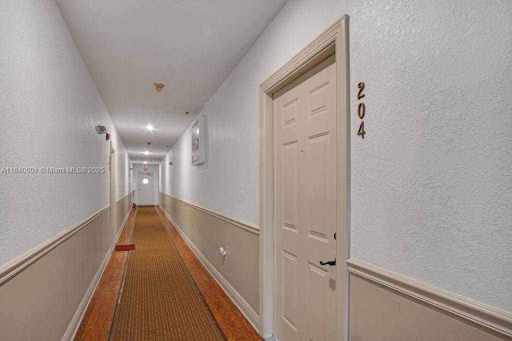 Small Image of 747 MICHIGAN AVE #204, Miami Beach Number 22