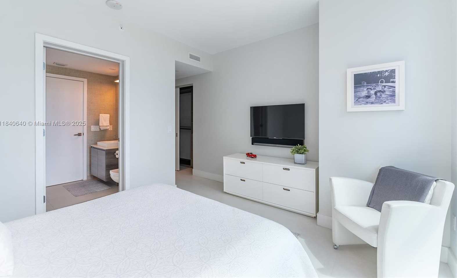 Small Image of 1080 BRICKELL AVE #2000, Miami Number 19
