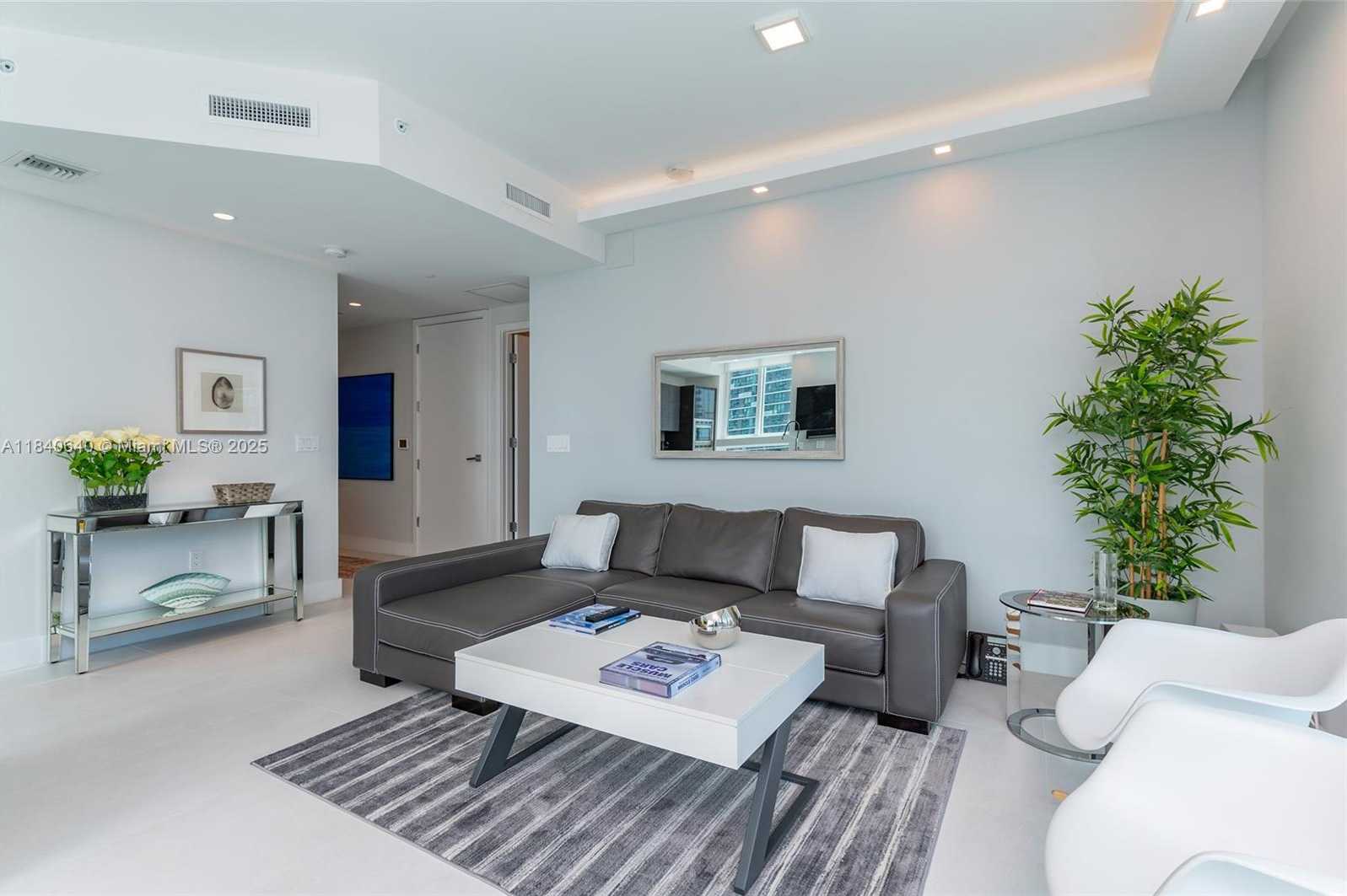 Small Image of 1080 BRICKELL AVE #2000, Miami Number 4