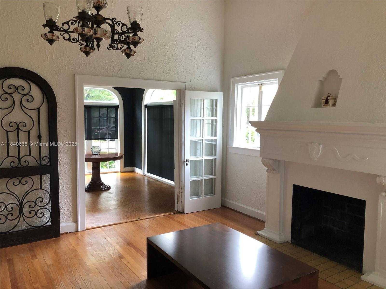 Small Image of 1235 LISBON ST, Coral Gables Number 4