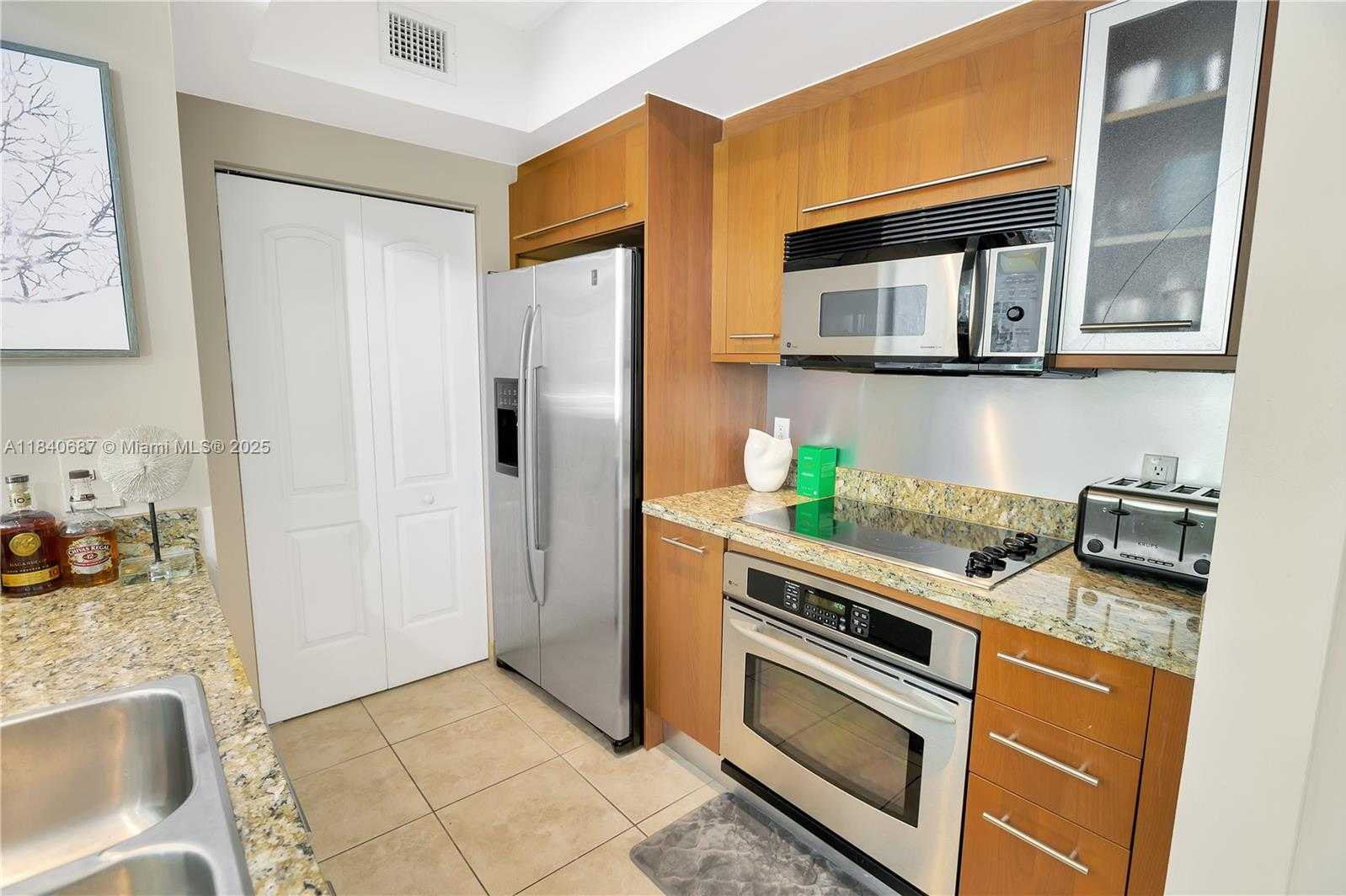 Small Image of 110 WASHINGTON AVE #2414, Miami Beach Number 10