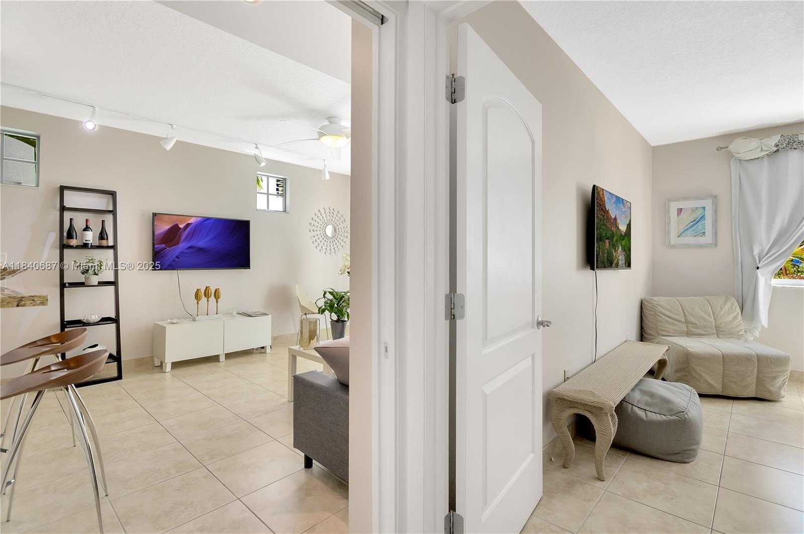 Small Image of 110 WASHINGTON AVE #2414, Miami Beach Number 11