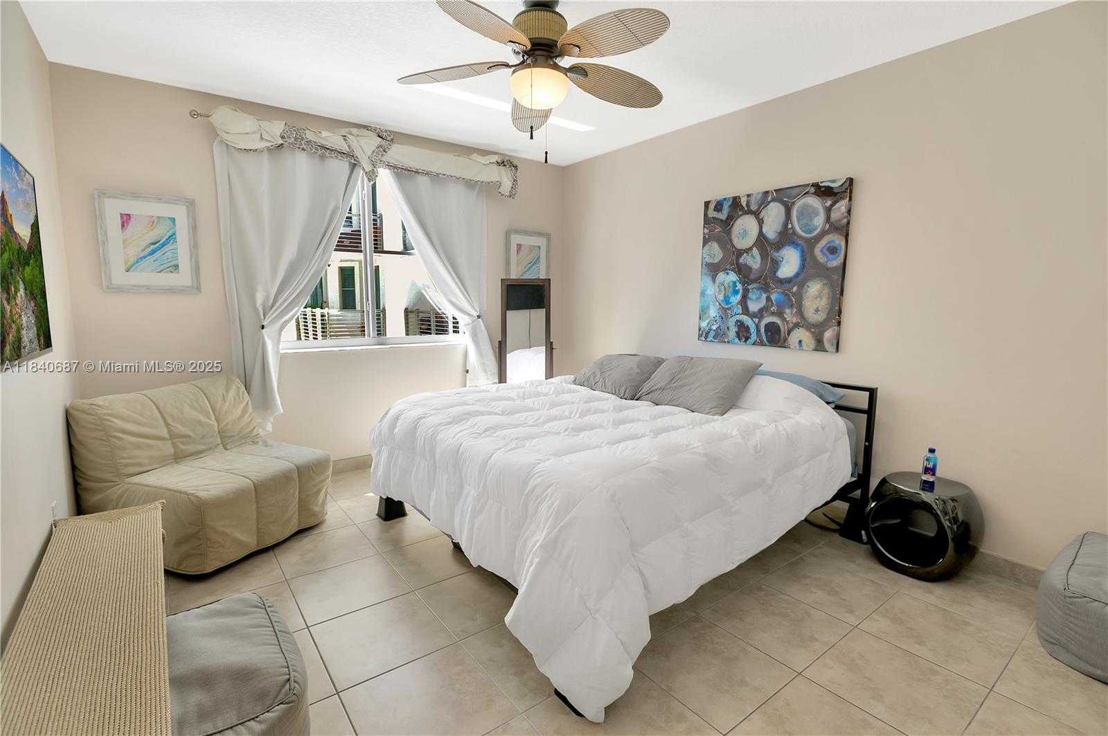 Small Image of 110 WASHINGTON AVE #2414, Miami Beach Number 12