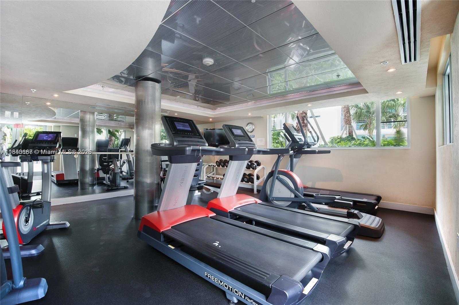 Small Image of 110 WASHINGTON AVE #2414, Miami Beach Number 17