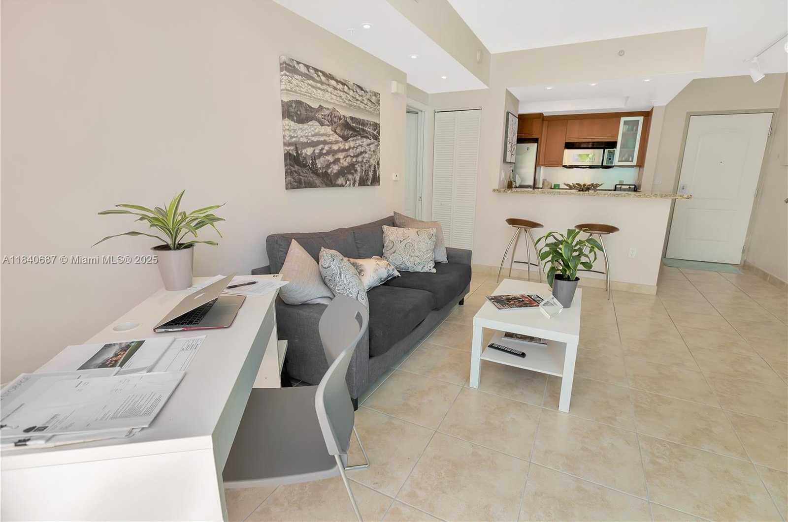 Small Image of 110 WASHINGTON AVE #2414, Miami Beach Number 8