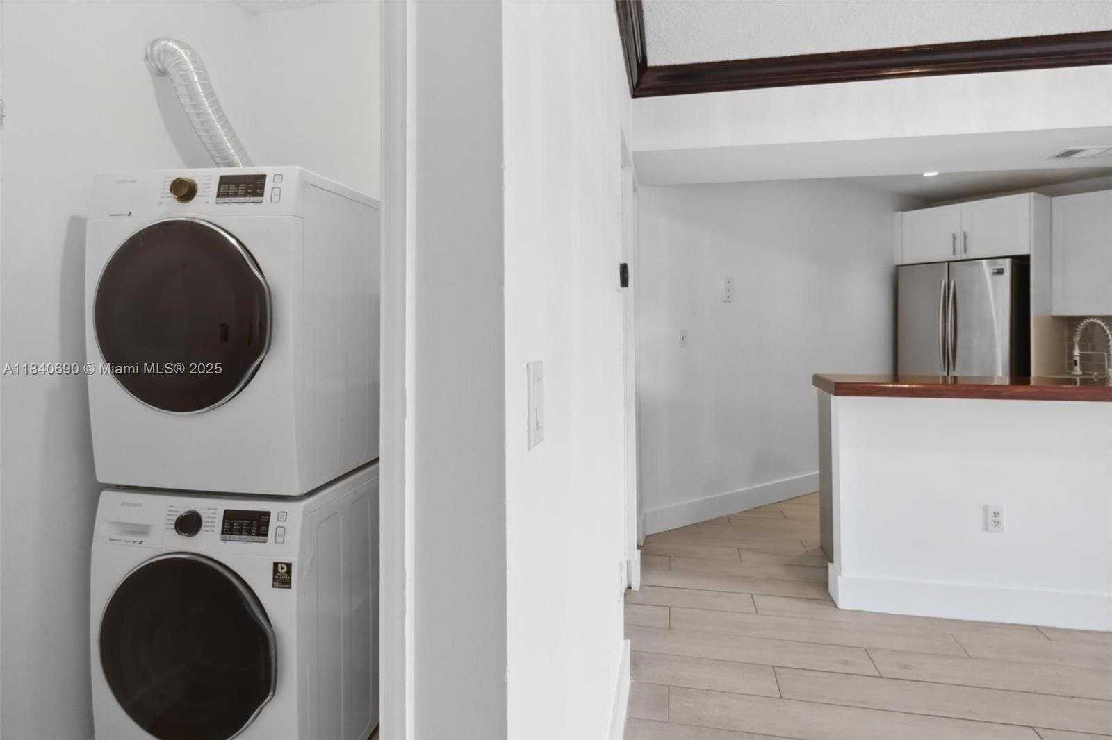 Small Image of 9741 FONTAINEBLEAU BLVD #H201, Miami Number 15