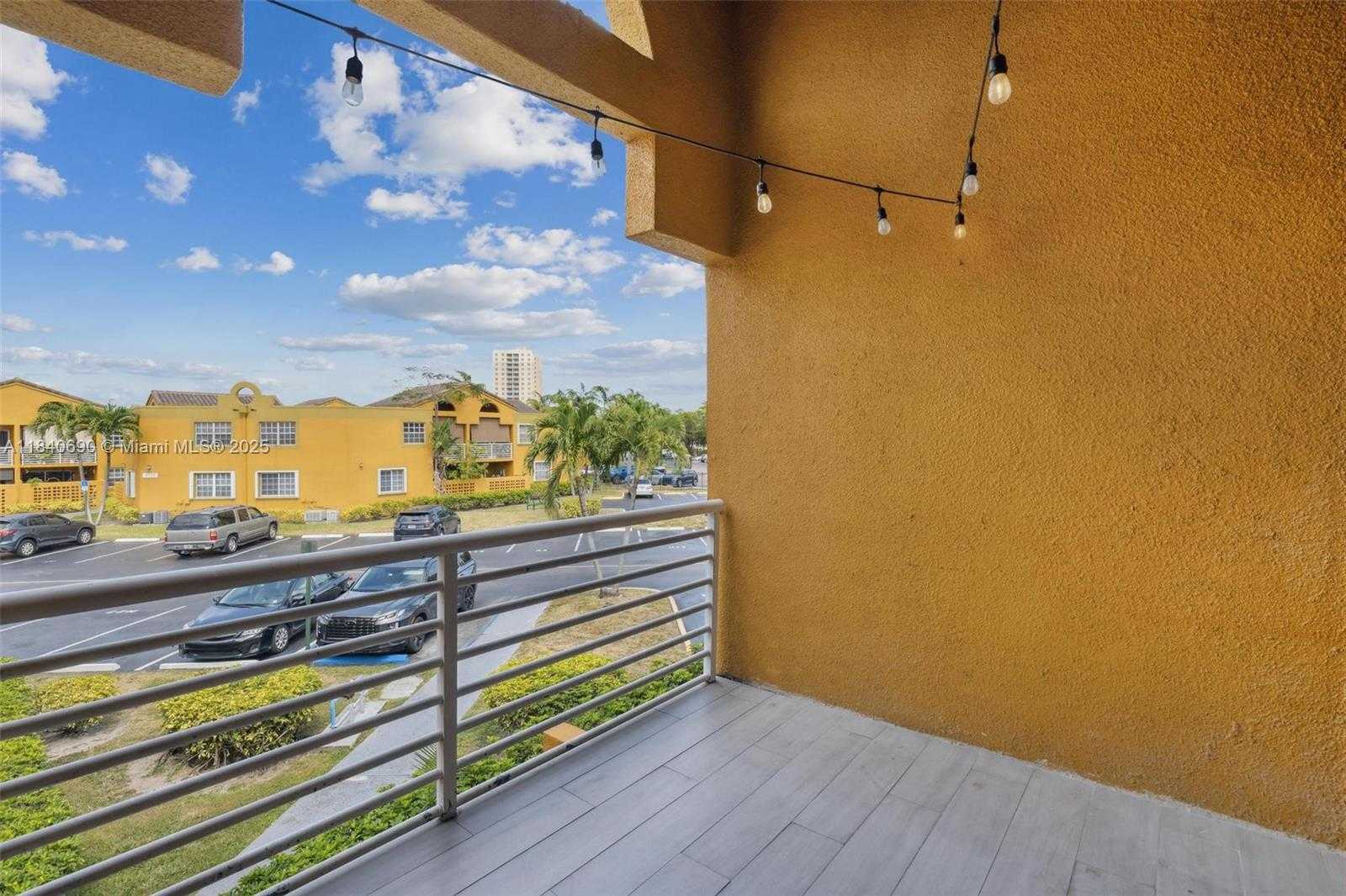 Small Image of 9741 FONTAINEBLEAU BLVD #H201, Miami Number 16