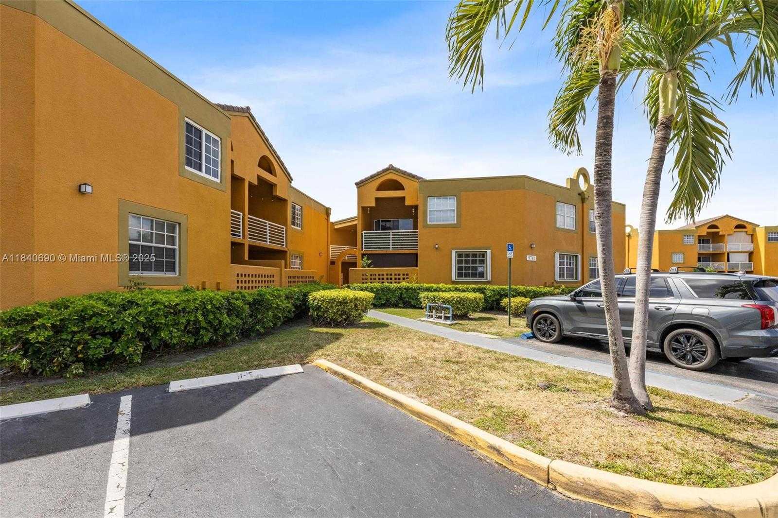 Small Image of 9741 FONTAINEBLEAU BLVD #H201, Miami Number 2