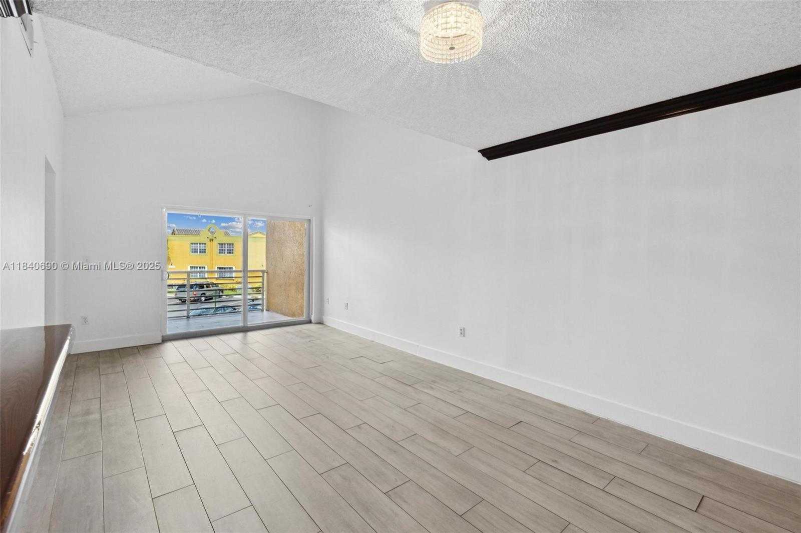 Small Image of 9741 FONTAINEBLEAU BLVD #H201, Miami Number 7