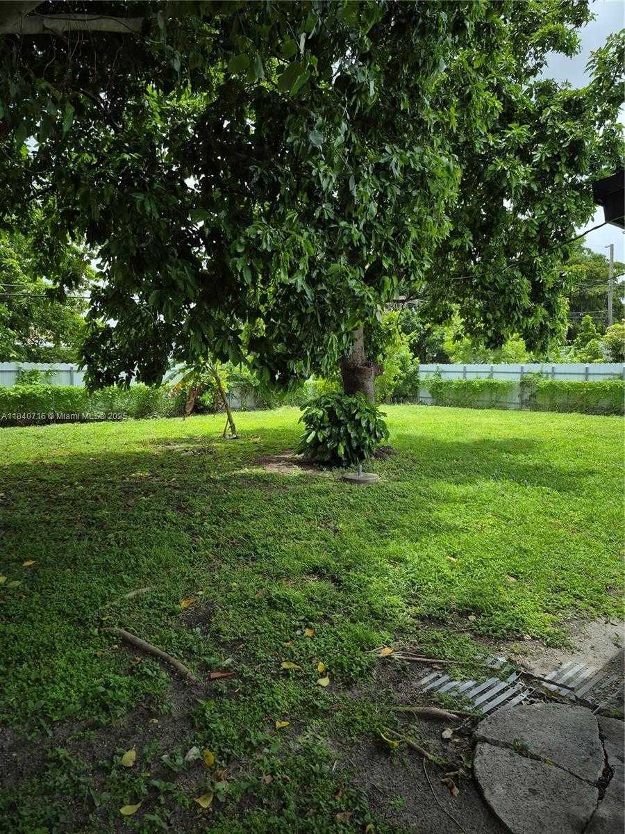 Small Image of 11521 SOUTH WEST 138TH ST #11521, Miami Number 12