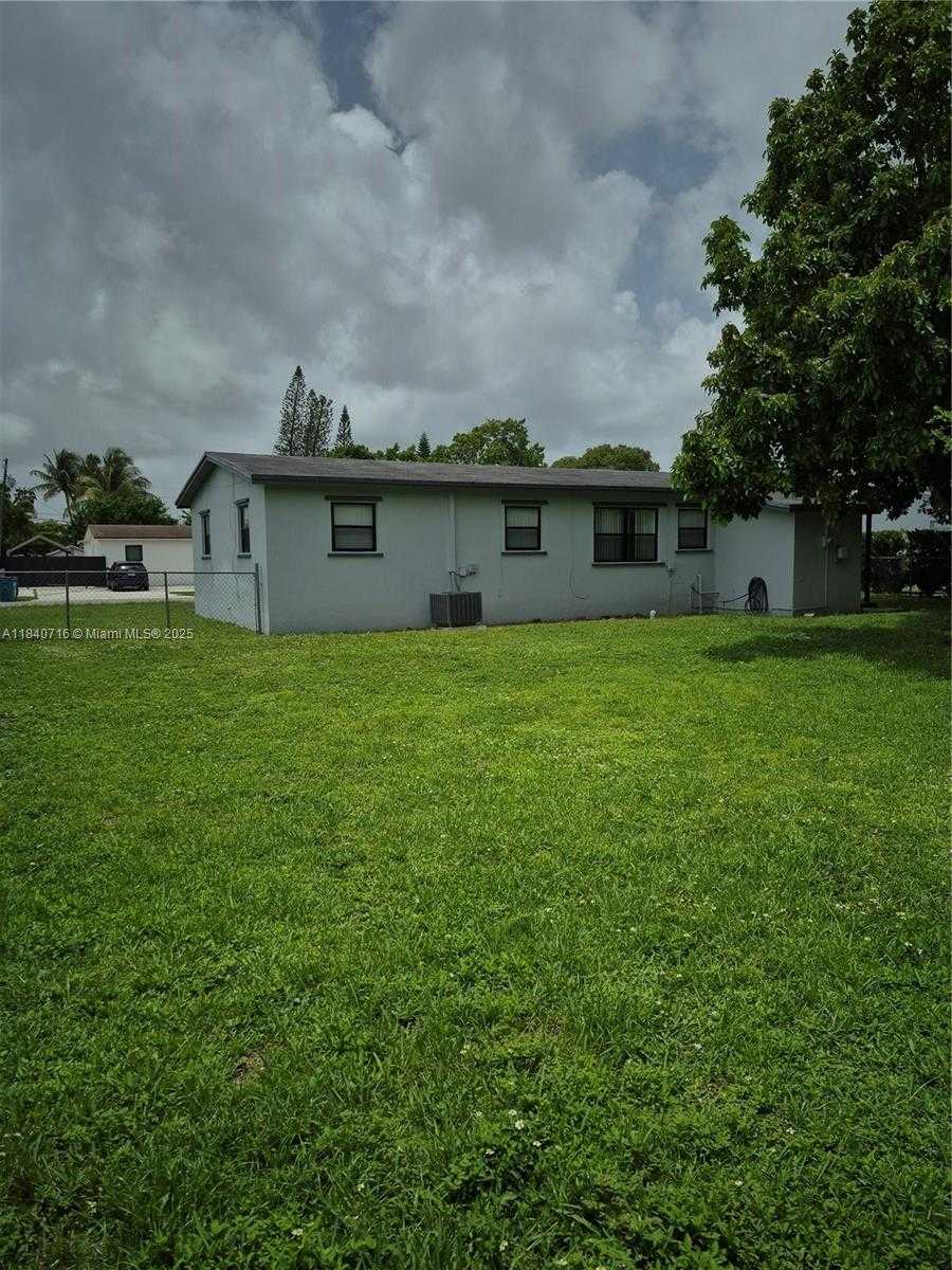 Small Image of 11521 SOUTH WEST 138TH ST #11521, Miami Number 13