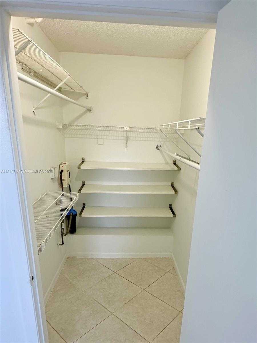 Small Image of 8363 LAKE DR #301, Doral Number 18