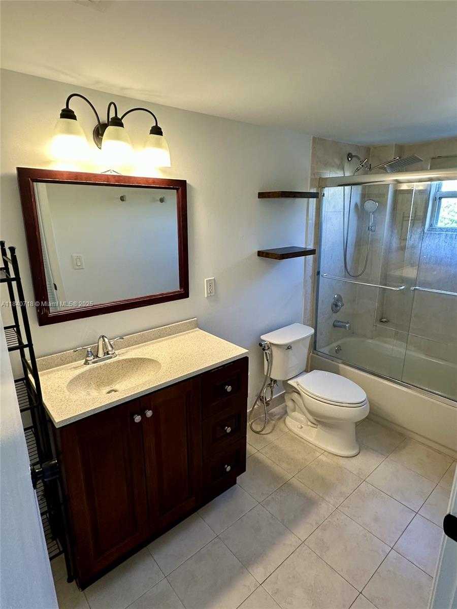 Small Image of 8363 LAKE DR #301, Doral Number 8