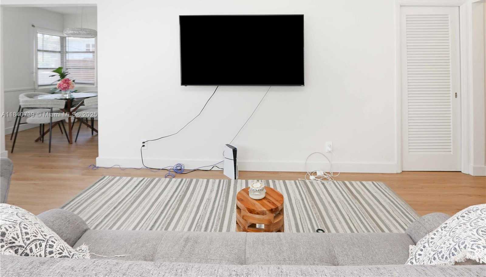 Small Image of 326 VAN BUREN ST #326, Hollywood Number 10