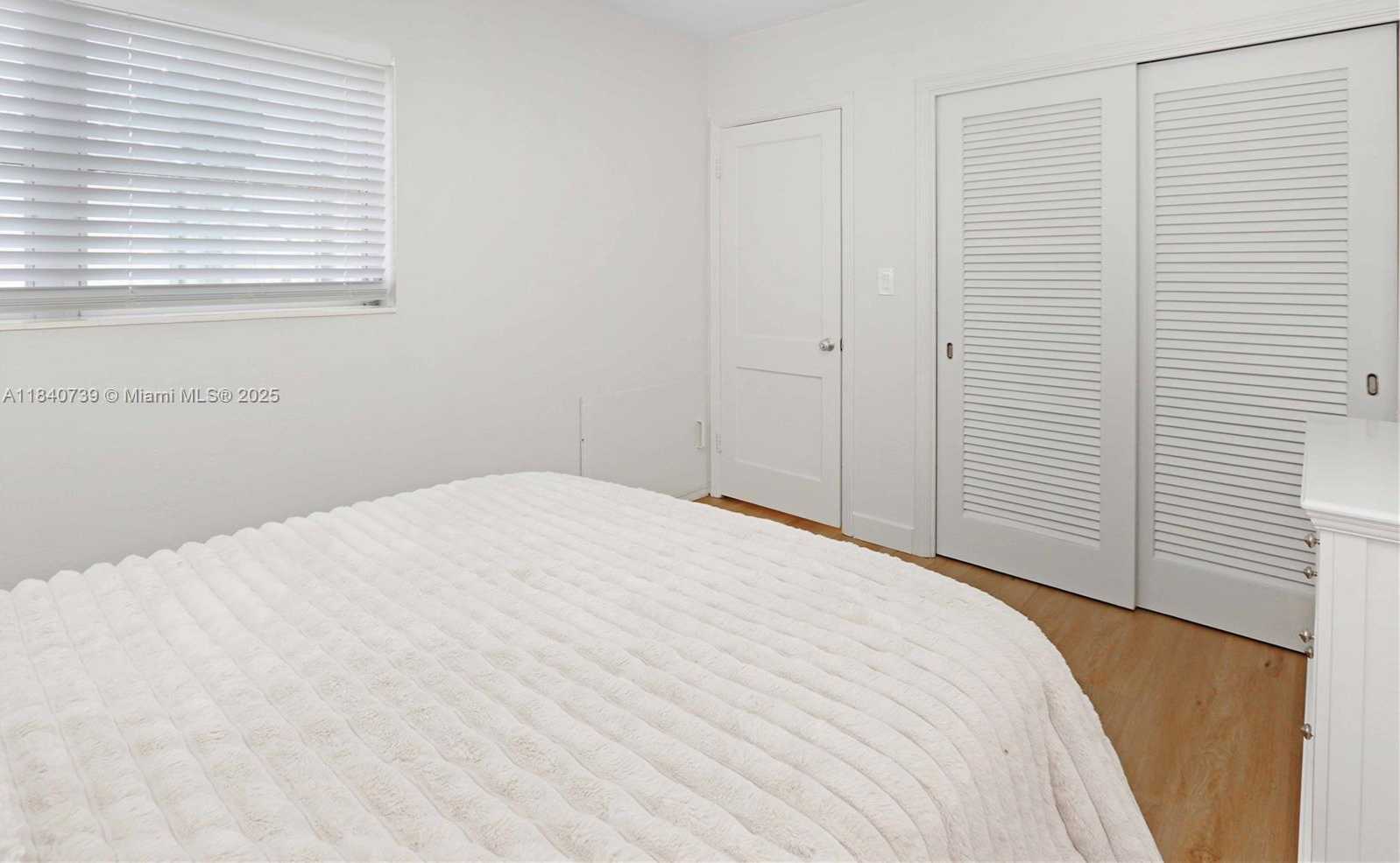 Small Image of 326 VAN BUREN ST #326, Hollywood Number 16