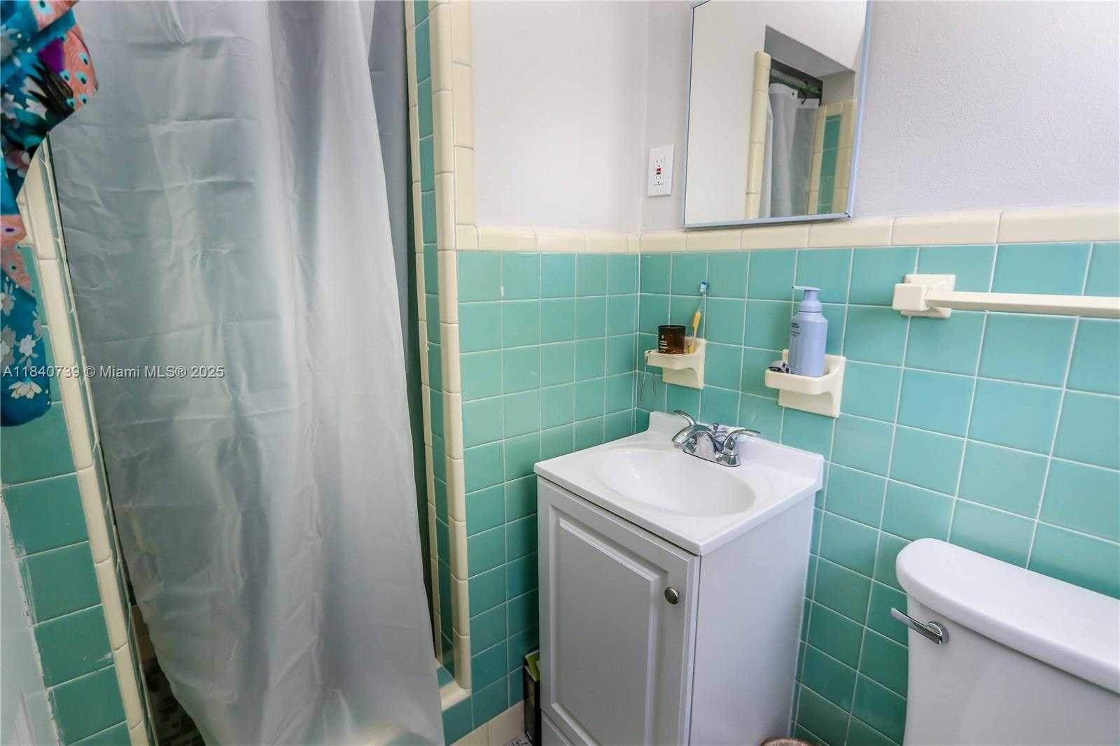 Small Image of 326 VAN BUREN ST #326, Hollywood Number 19