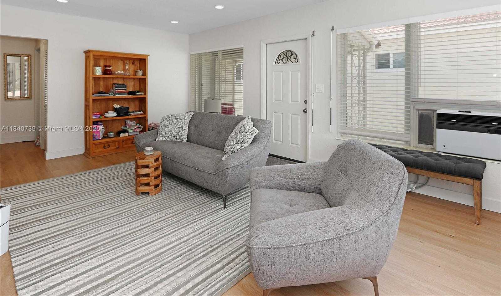 Small Image of 326 VAN BUREN ST #326, Hollywood Number 22